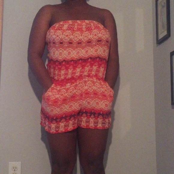 Patterned Romper - Picture 2 of 3